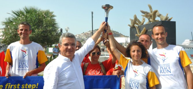 aw199920_02.jpg aw199920_02.jpg